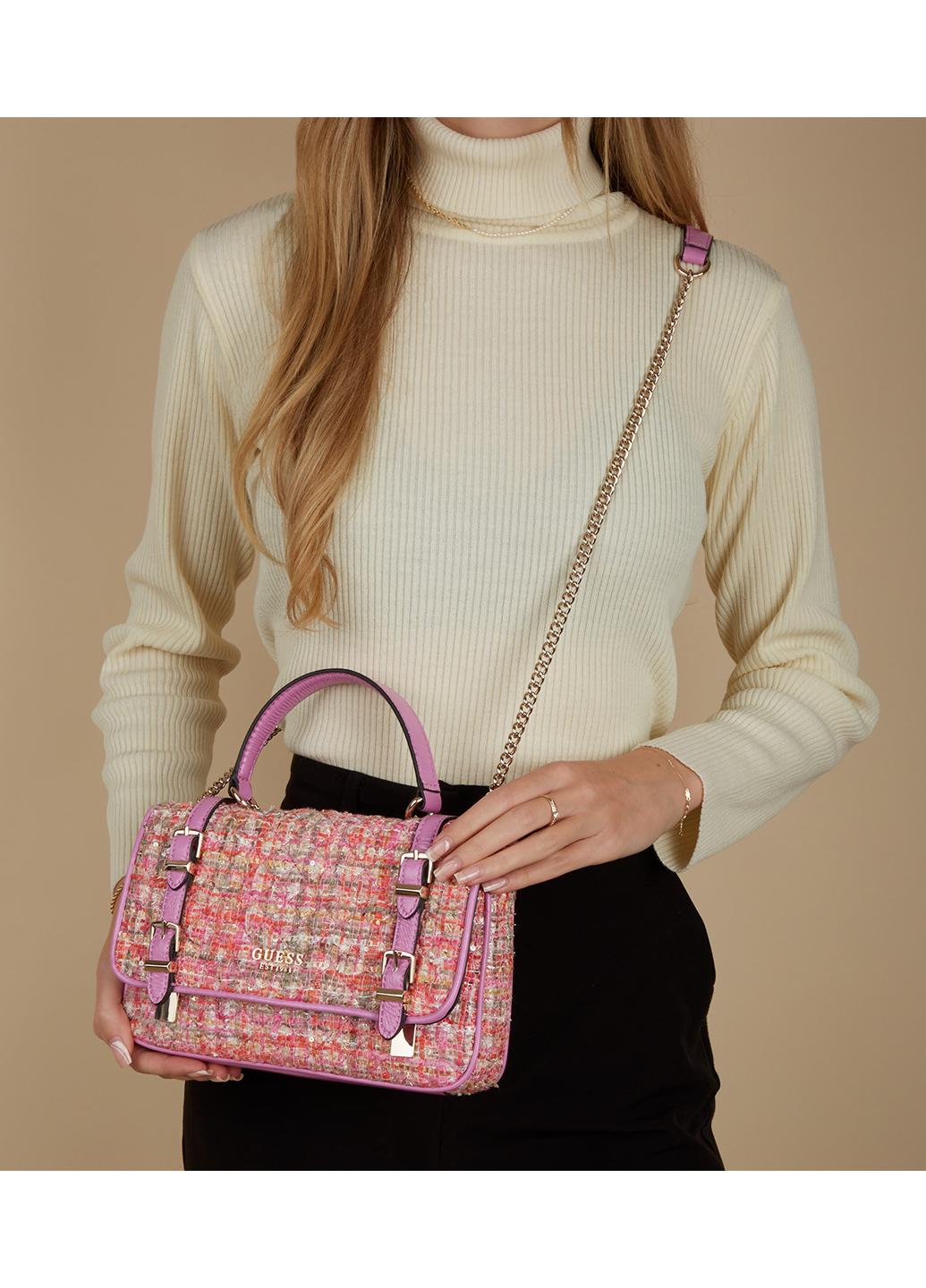 Сумка кросс боди женская твидовая Guess ADAM CONVERTIBLE XBODY FLAP HWTF8694210-FMU Фуксия - фото 12 Сумка кросс боди женская твидовая Guess ADAM CONVERTIBLE XBODY FLAP HWTF8694210-FMU Фуксия - фото 12