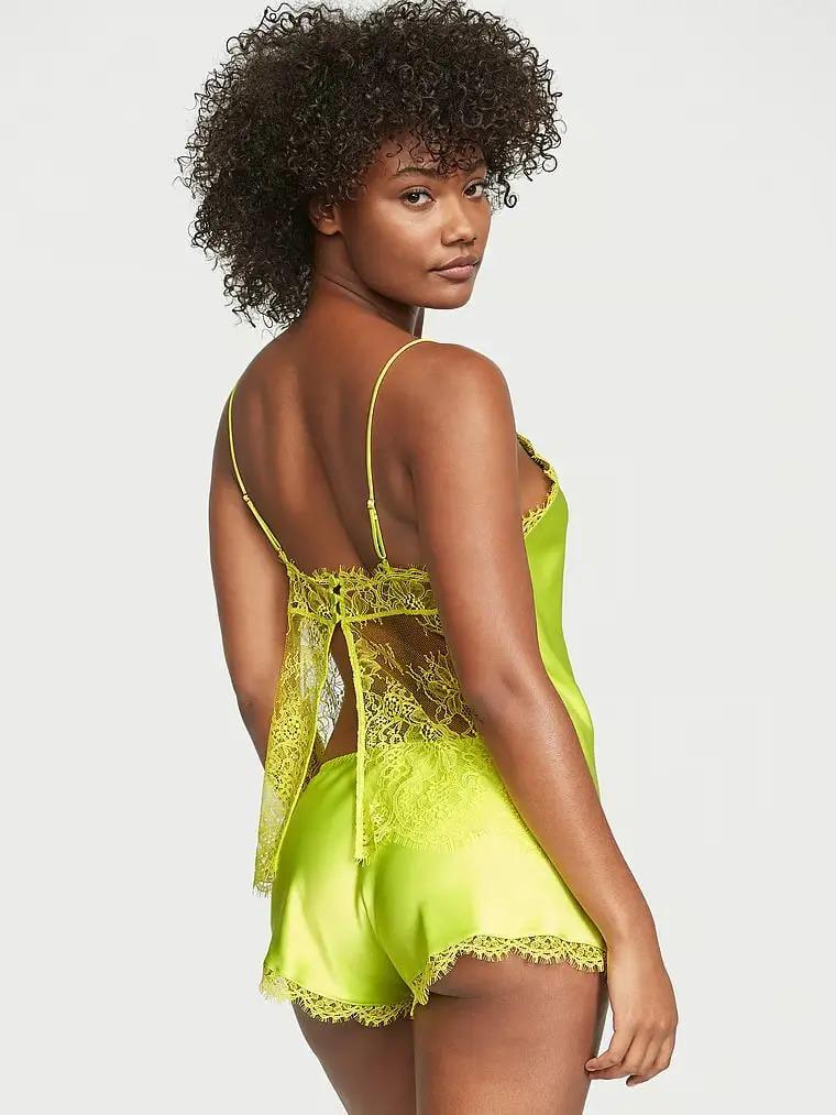 Піжама сатинова майка/шорти Victoria's Secret Satin and Lace Cami Set L Жовтий (26663463) - фото 2 Піжама сатинова майка/шорти Victoria's Secret Satin and Lace Cami Set L Жовтий (26663463) - фото 2