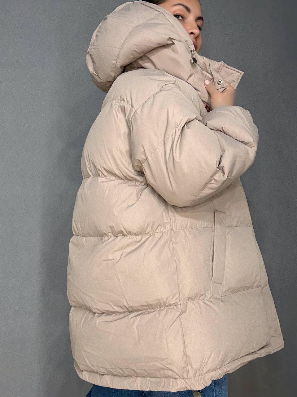 Куртка женская LADY YEP 10008 длинная оверсайз пуффер с капюшоном р. 42 Бежевый (5516) - фото 2 Куртка женская LADY YEP 10008 длинная оверсайз пуффер с капюшоном р. 42 Бежевый (5516) - фото 2