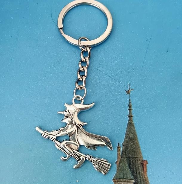 Брелок для ключей Ведьма на метле 3,7х6 см (EG0026)