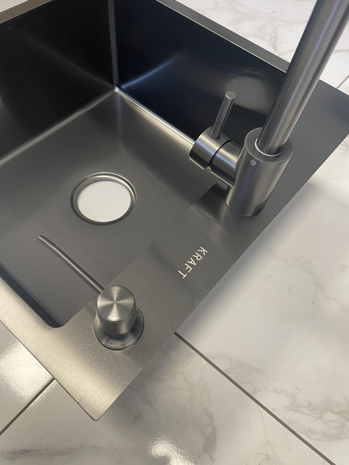 Мойка кухонная Kraft 5050 PVD Черный/кран для кухни Kraft из нержавеющей стали Черный - фото 3 Мойка кухонная Kraft 5050 PVD Черный/кран для кухни Kraft из нержавеющей стали Черный - фото 3