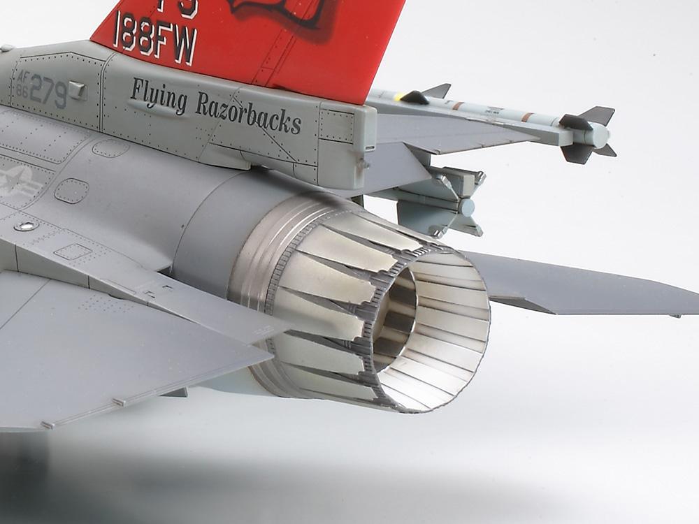 Сборная модель Tamiya самолет 1:48 F-16C Block 25/32 (61101-000) - фото 8