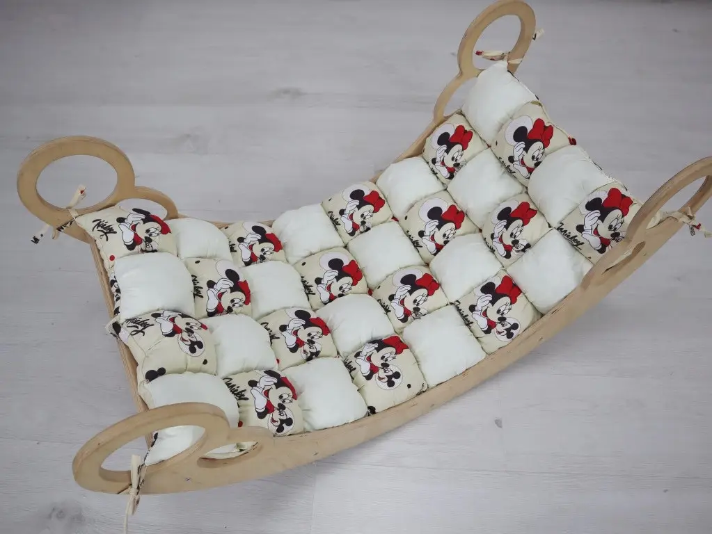 Качели балансир с матрасом Микки Маус для детей от 2 месяцев 99х49х45 см с нагрузкой до 100 кг из высококачественной МДФ