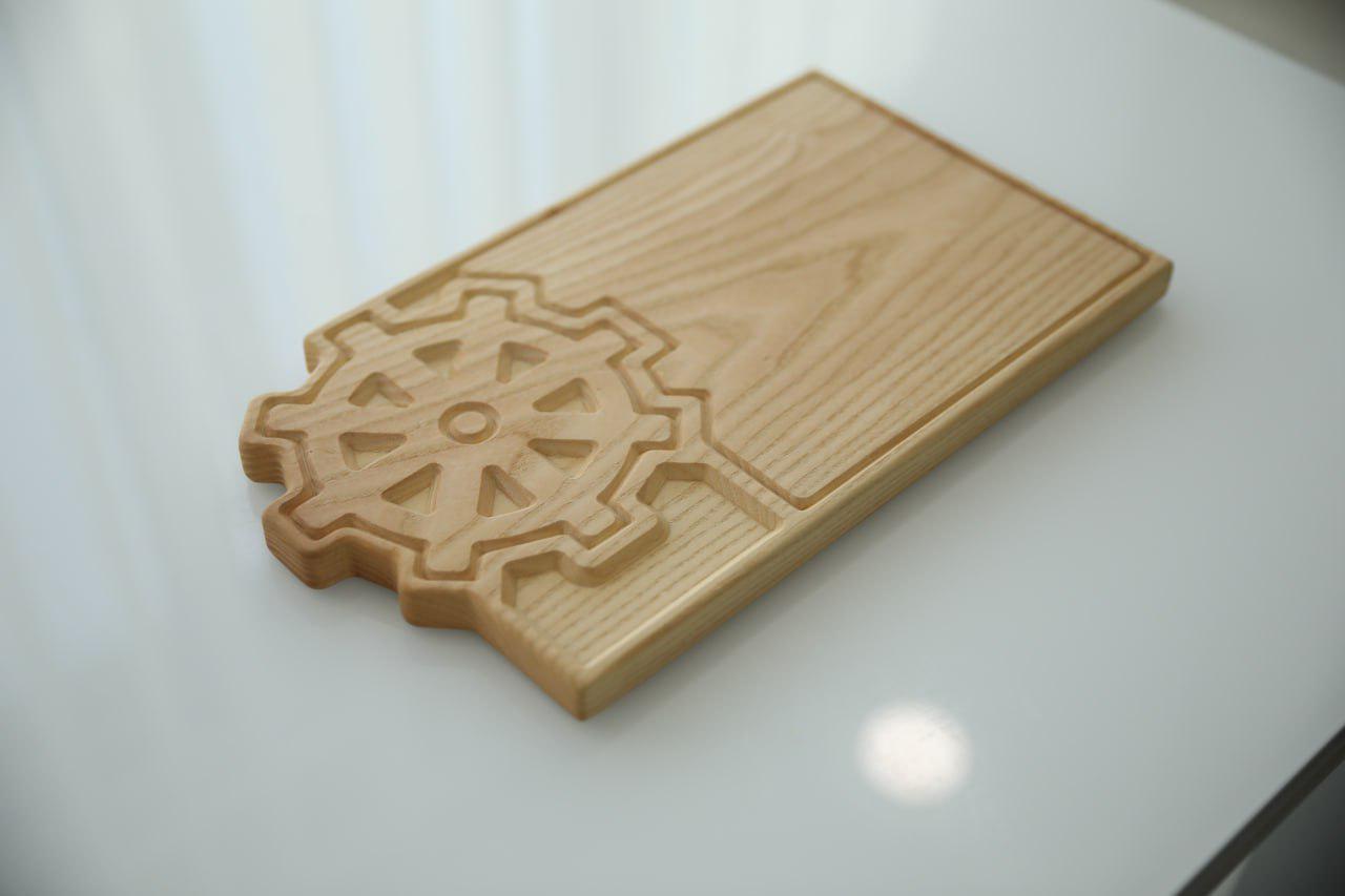 Деревянная дощечка Штурвал Ясень 35х20х2 см (WDK-42.1) - фото 3 Деревянная дощечка Штурвал Ясень 35х20х2 см (WDK-42.1) - фото 3