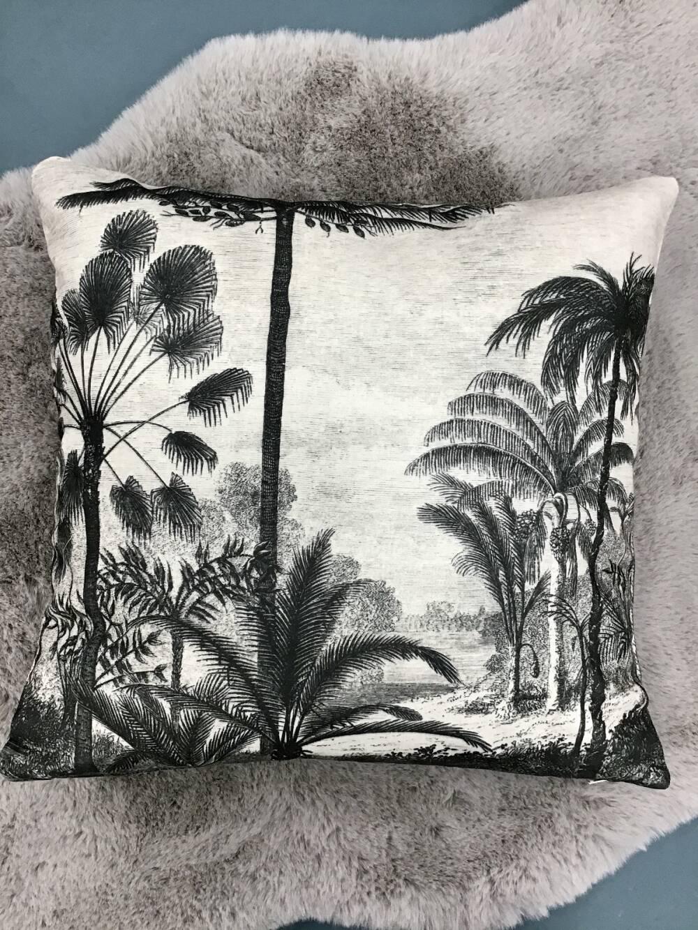 Подушка декоративная Maestro 45x45 см Белый/Серый (000084708) Подушка декоративная Maestro 45x45 см Белый/Серый (000084708)