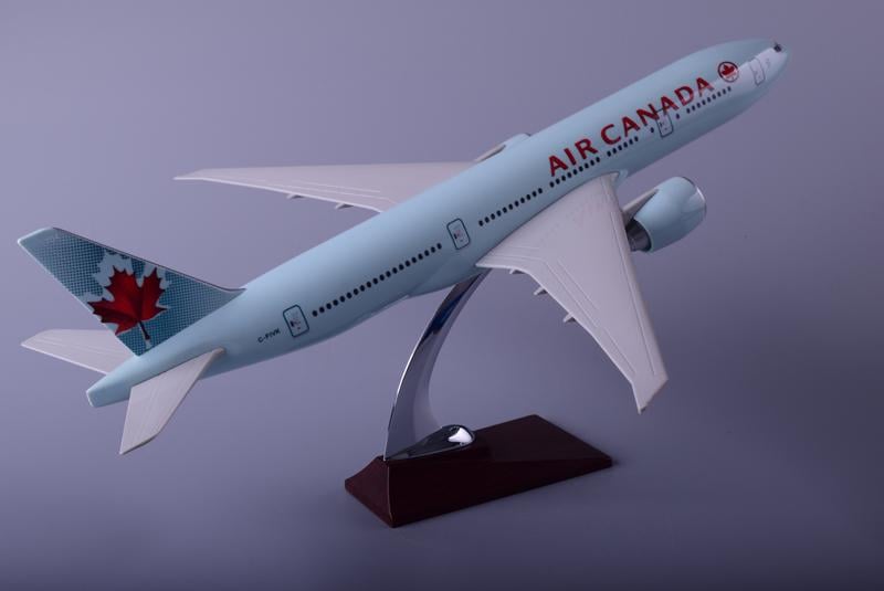 Колекційна модель літака Shantou Tongde Boeing 777 Air Canada 47 см