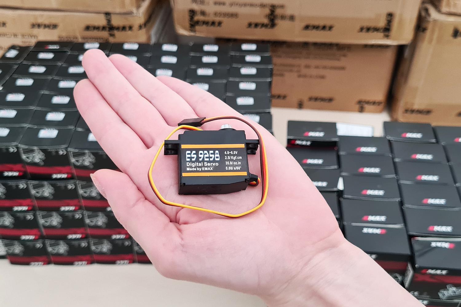 Сервопривід Emax ES9258 25 г 2,5 кг 0,08 сек цифровий (54362) - фото 6 Сервопривід Emax ES9258 25 г 2,5 кг 0,08 сек цифровий (54362) - фото 6