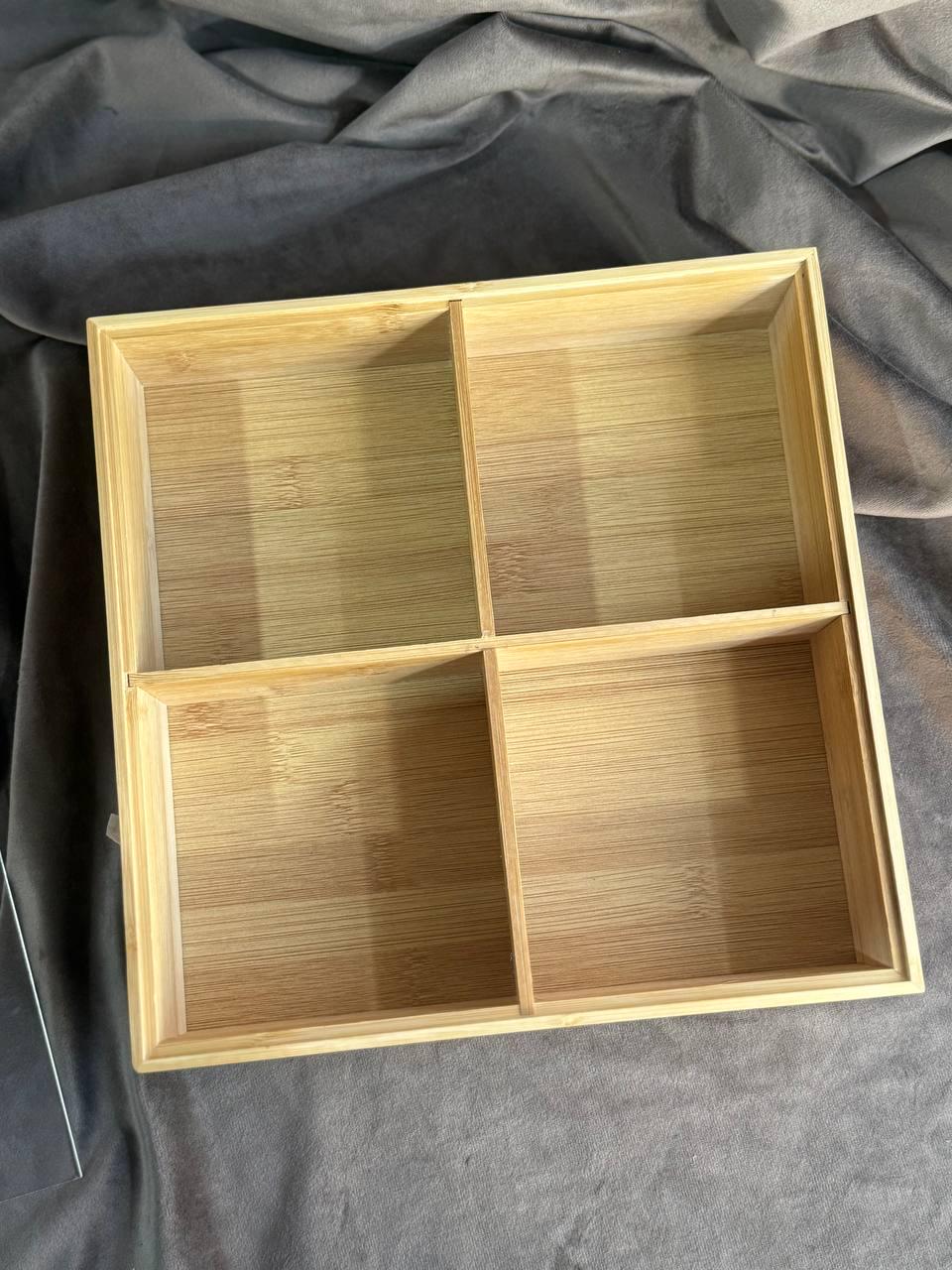 Менажница бамбуковая YIWU с крышкой 25х25х11 см Бежевый (HB-40-1) - фото 3