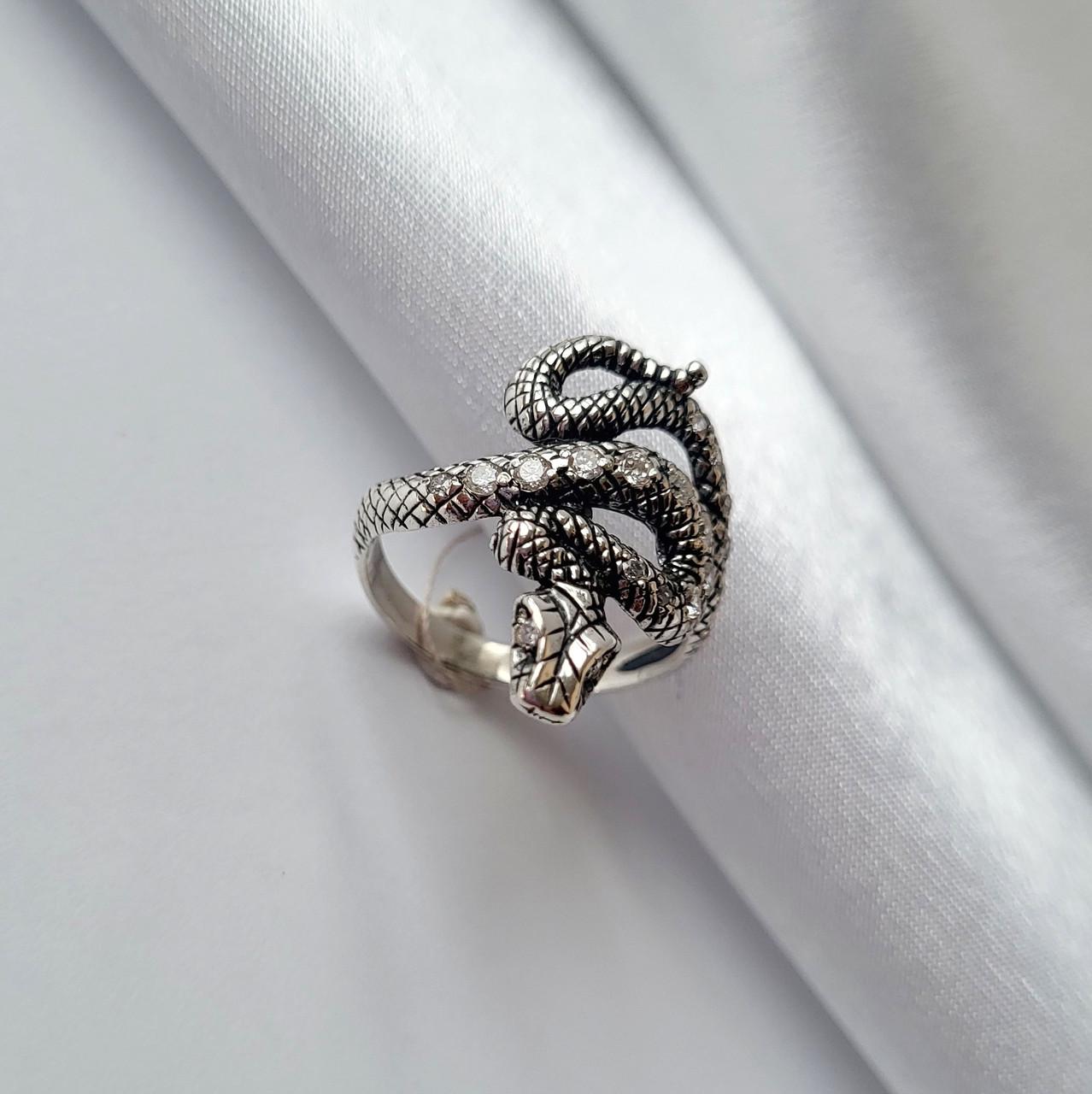 Кольцо женское Змея с белыми глазами р.17,5 серебряный 925 пробы
