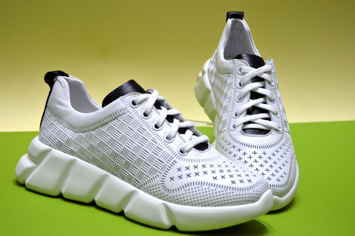 Кросівки жіночі Aquamarin шкіряні з перфорацією р. 38 Білий (94100680238) - фото 2