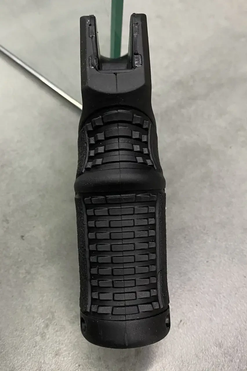 Ручка пістолетна на AR15/AR10 M4/M16 FAB Defence (0605) - фото 2 Ручка пістолетна на AR15/AR10 M4/M16 FAB Defence (0605) - фото 2