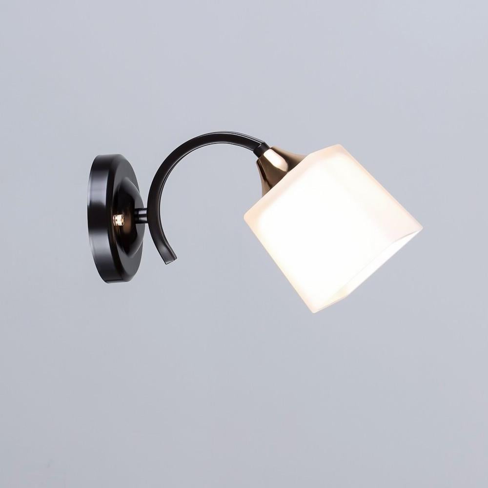 Светильник настенный Light House SRS-18939/1 плафон белый Кофейный/Золотой Светильник настенный Light House SRS-18939/1 плафон белый Кофейный/Золотой