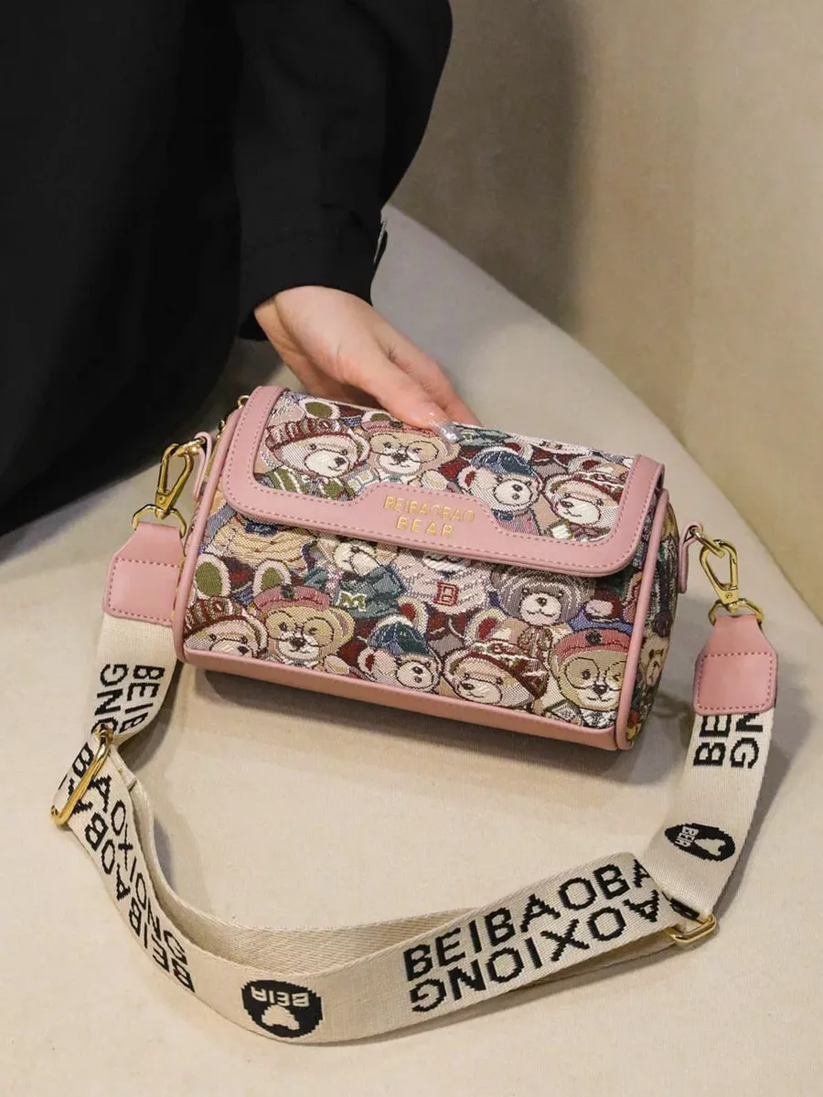 Жіноча сумка невелика через плече з ведмедиками Рожевий - фото 2 Жіноча сумка невелика через плече з ведмедиками Рожевий - фото 2