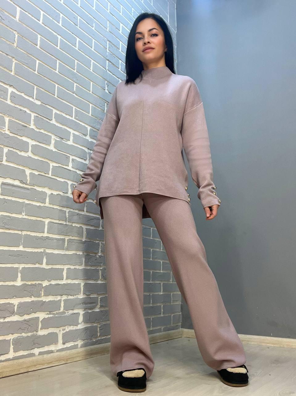 Костюм женский De Red 77029 вязка брюки со свитером OS Пудровый (3159) - фото 7 Костюм женский De Red 77029 вязка брюки со свитером OS Пудровый (3159) - фото 7