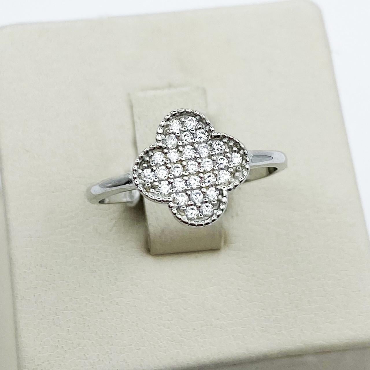 Кольцо серебряное Клевер с кубическим цирконием р. 18 2,03 г (1907764009)