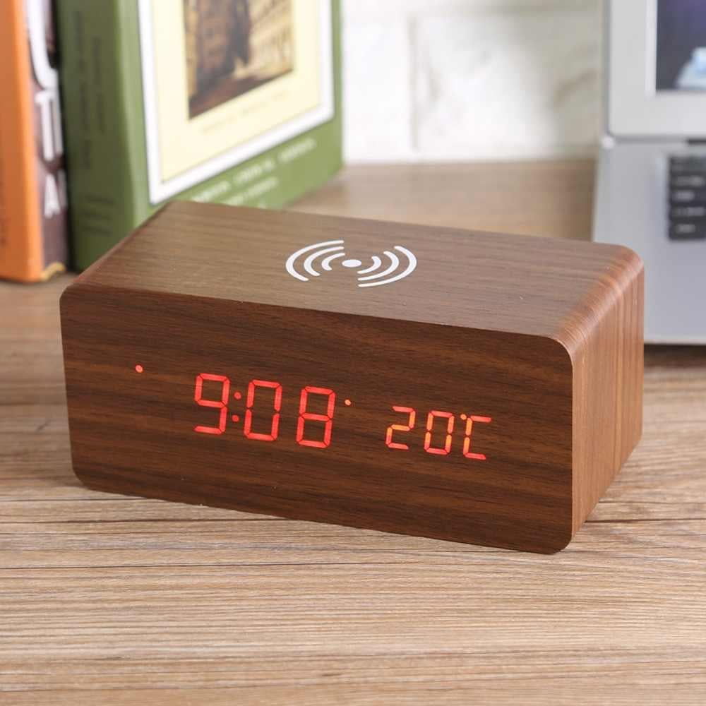 Часы деревянные светодиодные с беспроводной зарядкой UFT Wood Wireless clock