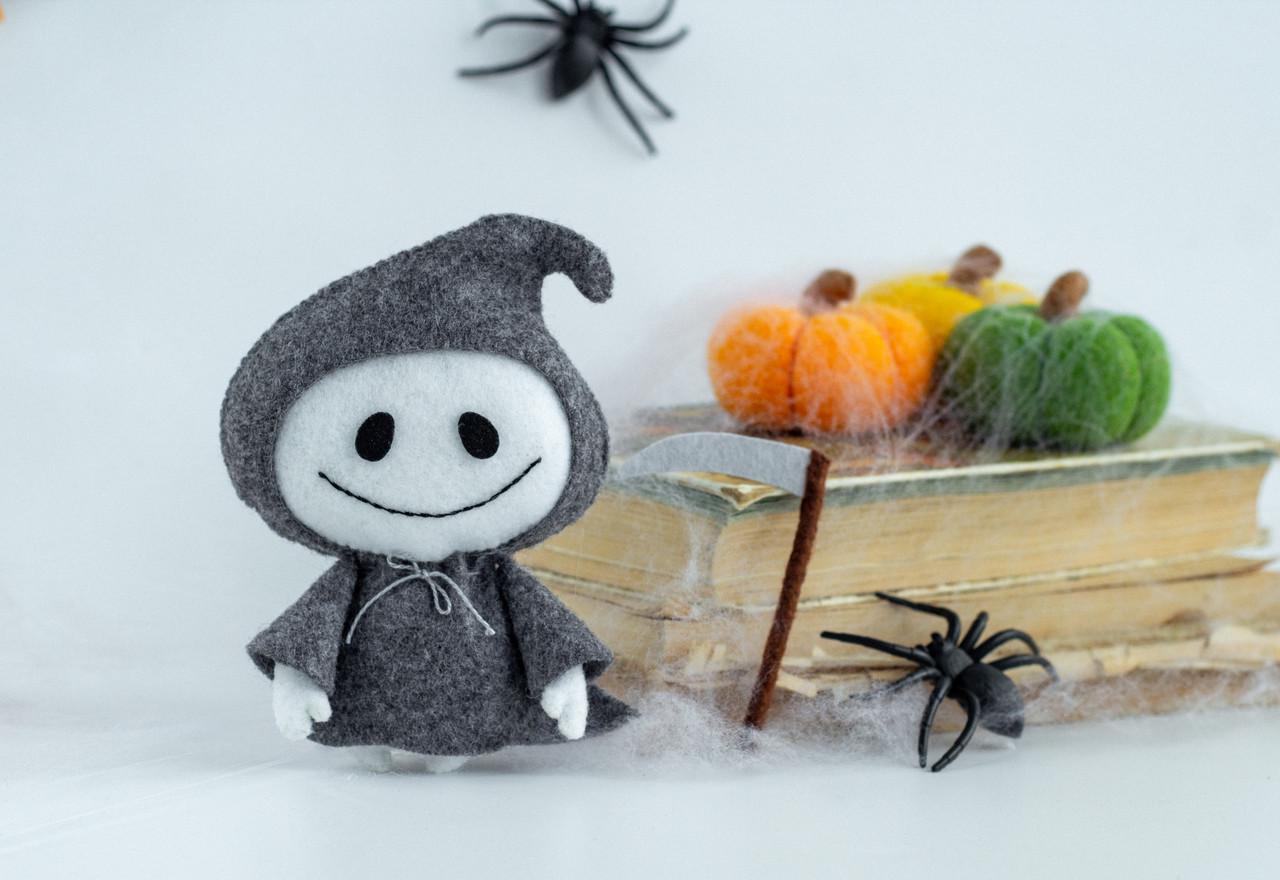 Игрушка фетровая Жнец с косой (29528495) - фото 4 Игрушка фетровая Жнец с косой (29528495) - фото 4