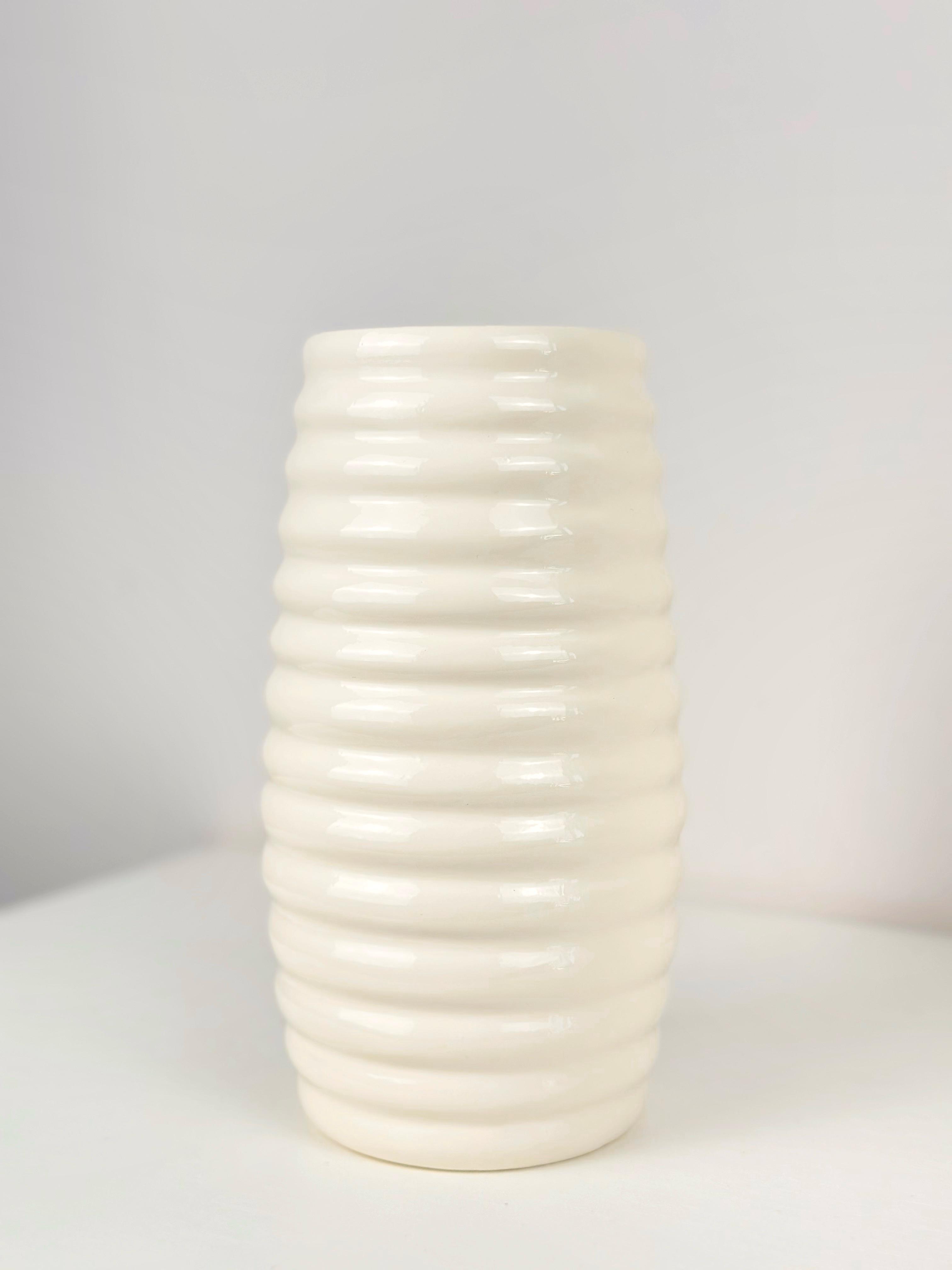 Ваза для квітів та декору глиняна керамічна Вулик 20 см Бежевий (4001-2) - фото 5 Ваза для квітів та декору глиняна керамічна Вулик 20 см Бежевий (4001-2) - фото 5