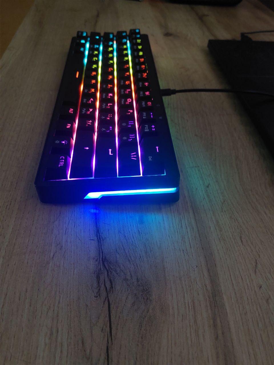 Механическая клавиатура для игр 60 процентов RGB подсветкой тихие переключатели - фото 2 Механическая клавиатура для игр 60 процентов RGB подсветкой тихие переключатели - фото 2