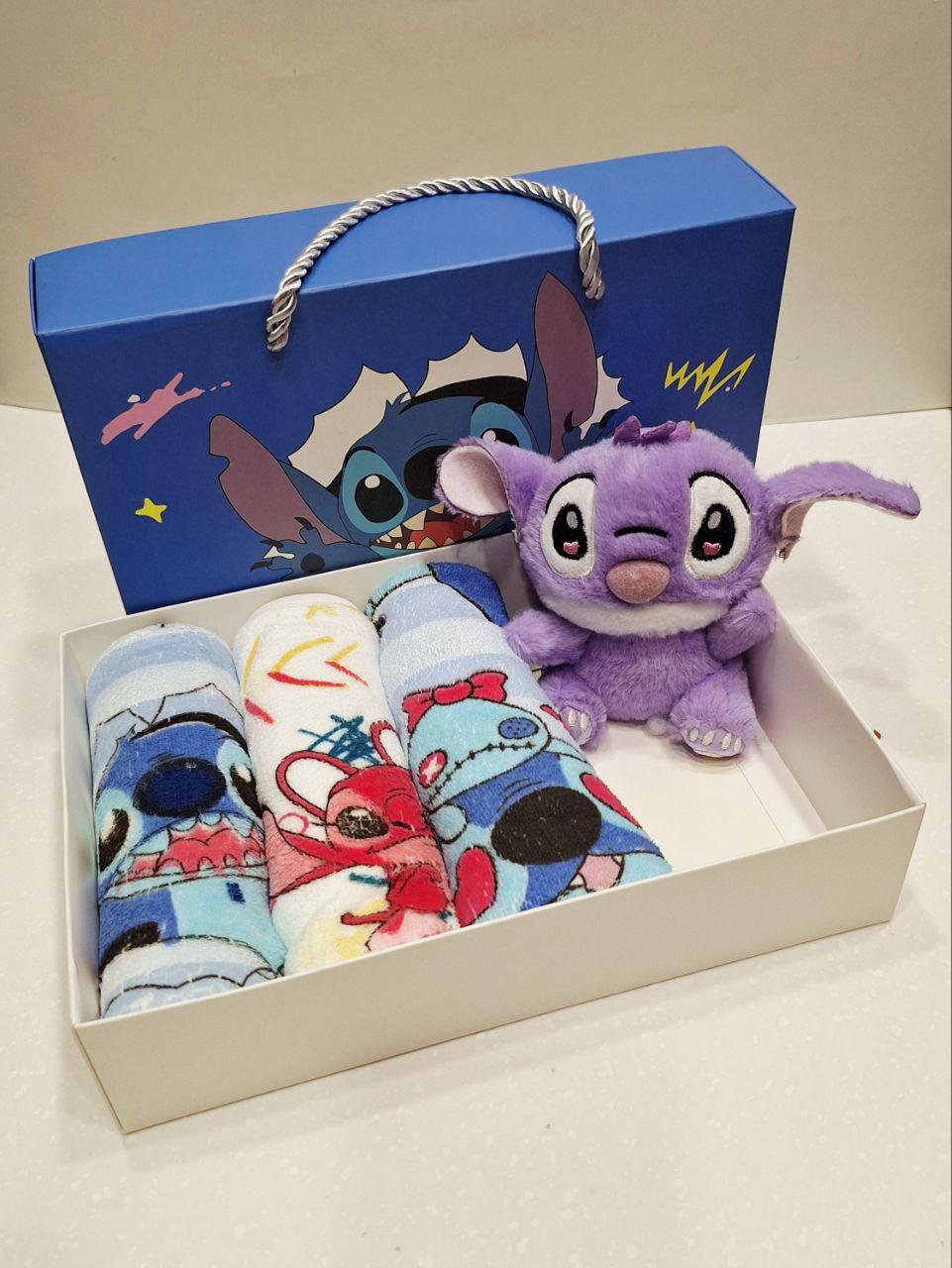 Набор детских полотенец подарочных 3 шт. с игрушкой-брелком Стич Сиреневый (2077) Набор детских полотенец подарочных 3 шт. с игрушкой-брелком Стич Сиреневый (2077)