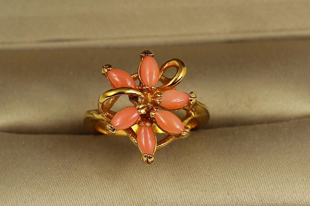 Кільце No name шість каменів корал р. 17 Золотий (30853364) Кільце No name шість каменів корал р. 17 Золотий (30853364)