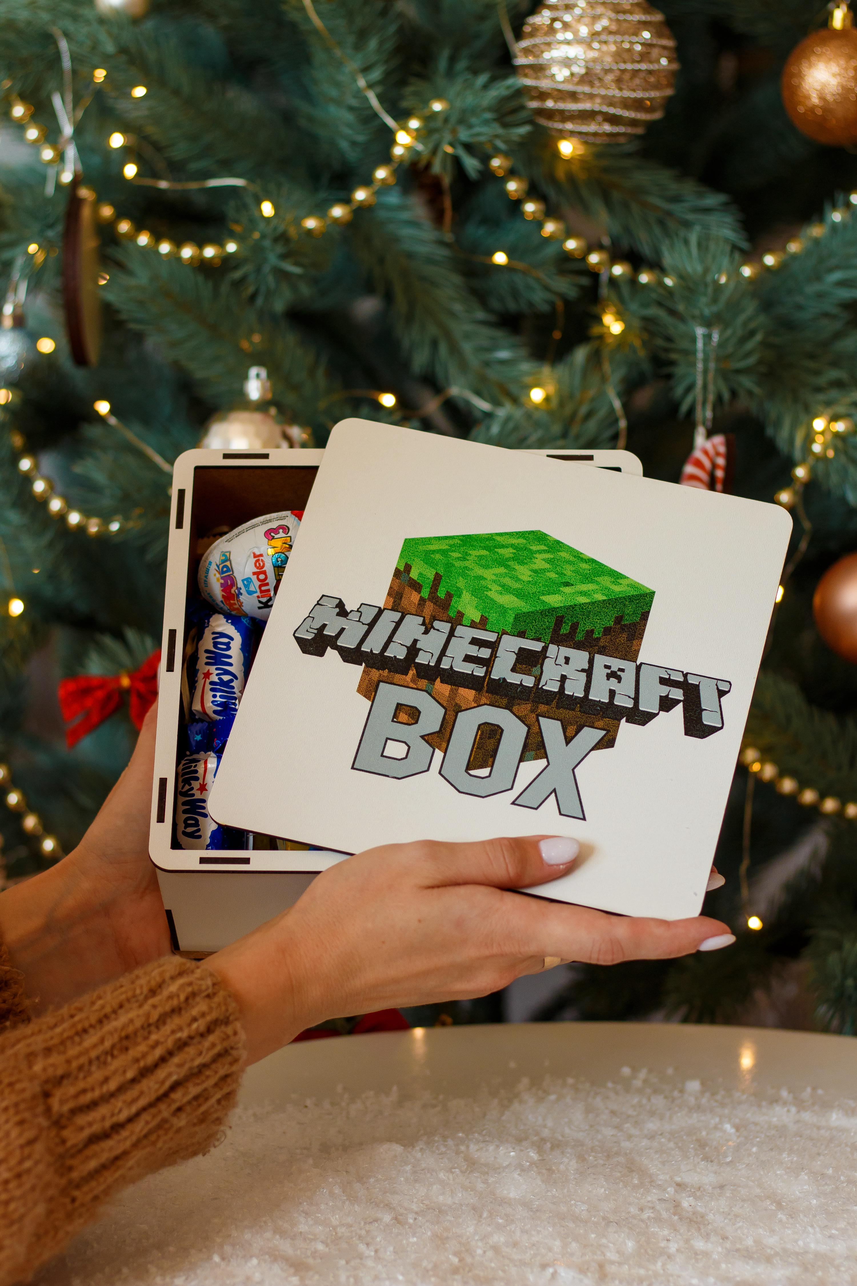 Подарунковий бокс новорічний дерев'яний Minecraft box 20х20х9 см Білий (70072)