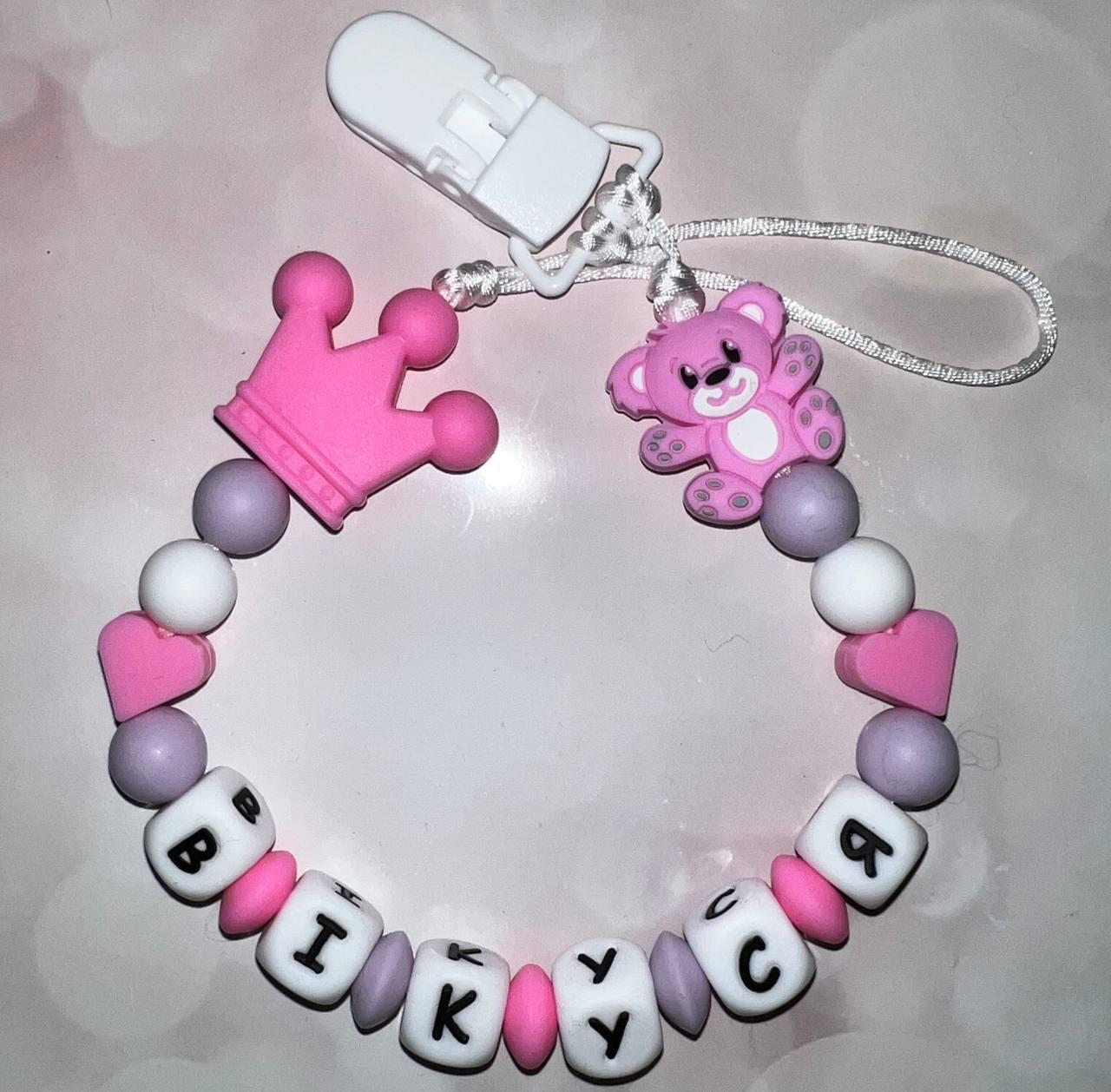 Тримач для пустушки іменний силіконовий Мішка з короною 59 Рожево-лавандовий (2476699933)