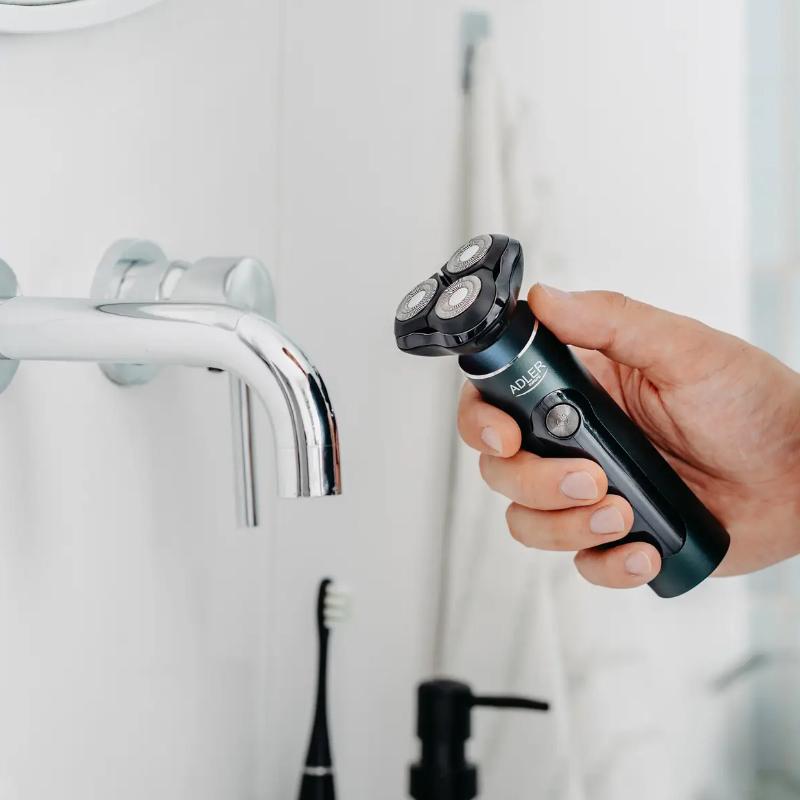 Електробритва роторна дорожня 3в1 ADLER AD 2940 з тримером для бороди, носа та вух LCD дисплей USB Чорний - фото 3 Електробритва роторна дорожня 3в1 ADLER AD 2940 з тримером для бороди, носа та вух LCD дисплей USB Чорний - фото 3