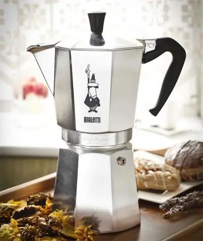 Гейзерная кофеварка Bialetti Moka Express для газовой плиты из алюминия на 12 чашек 595 мл (1166) - фото 2