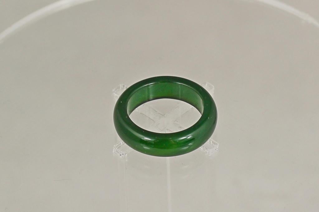 Кольцо из нефрита р. 17 Зеленый (31106975)