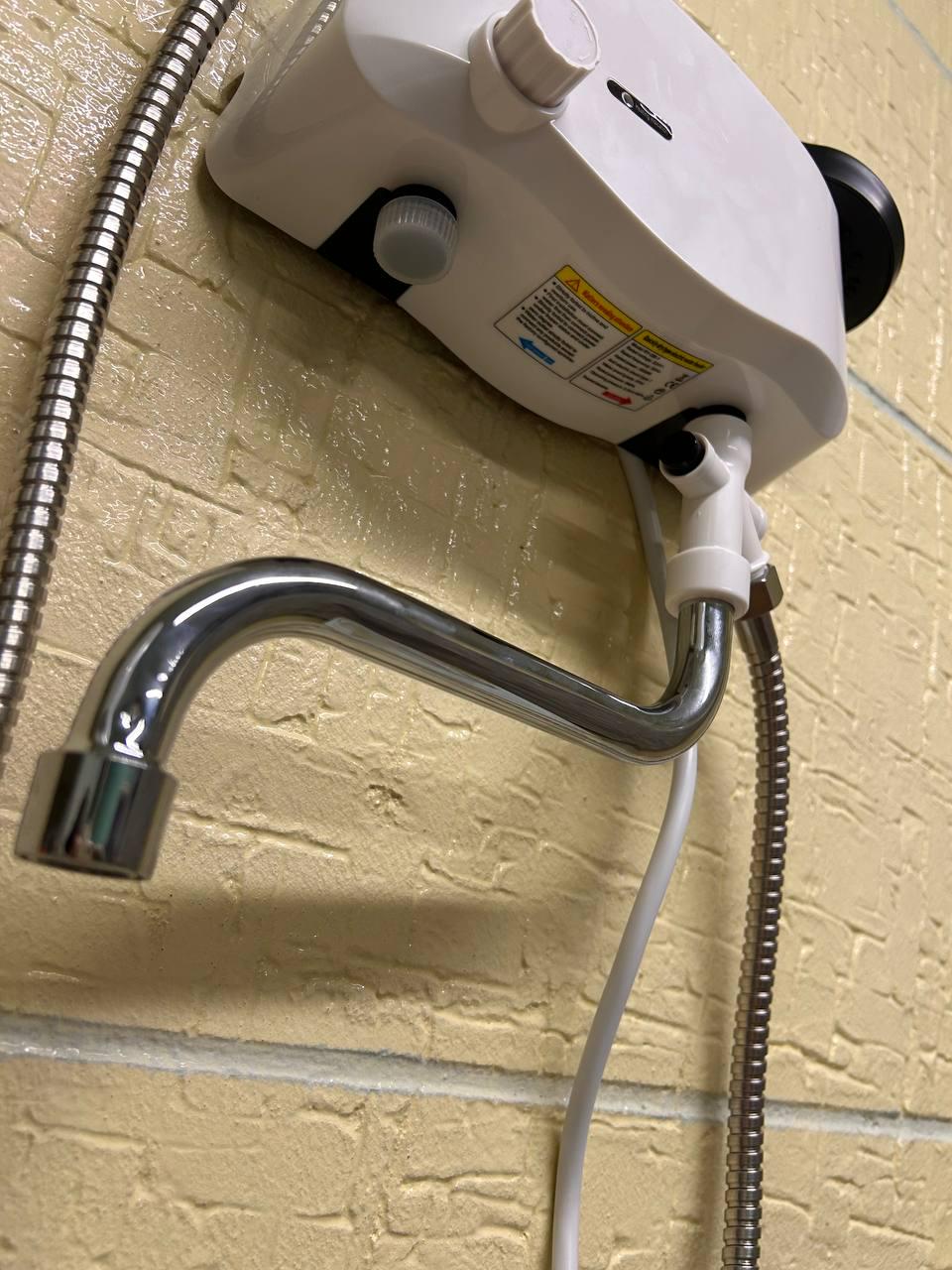 Проточний водонагрівач-душ Universal AQUA-JET електричний/термостатичний із терморегулятором 3,5 кВт (RY-GB-1) - фото 4