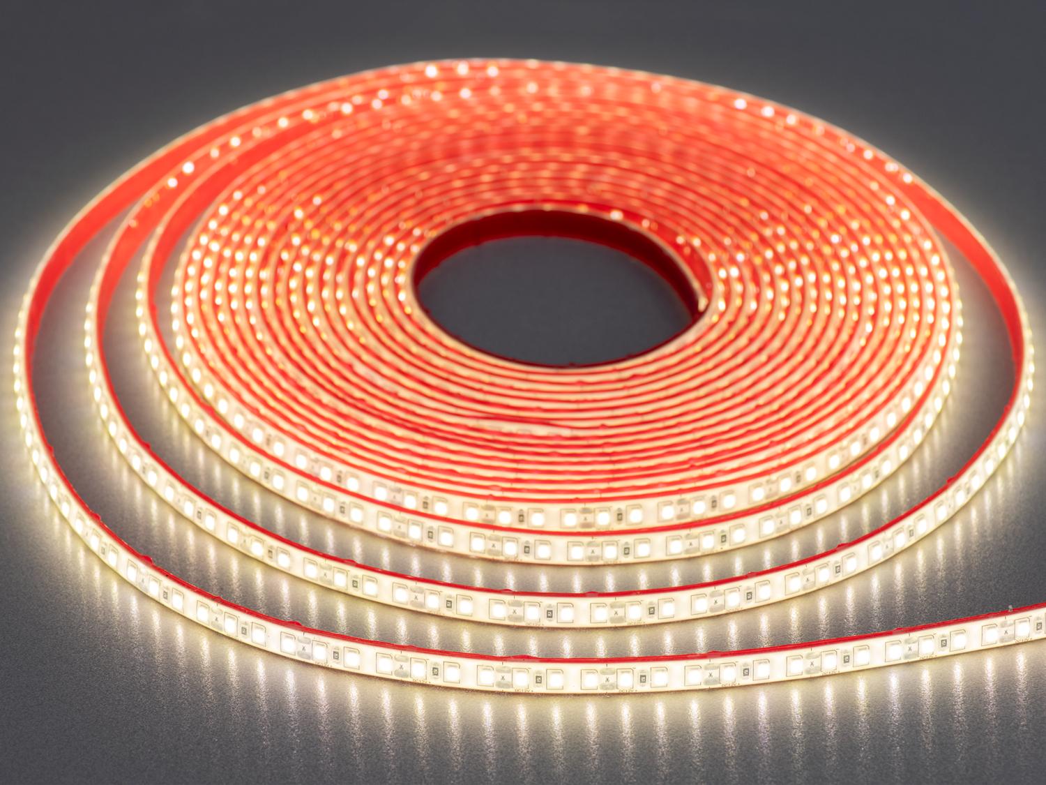 Світлодіодна стрічка 12 В 120 діодів на метр герметична 8 мм Нейтральний білий (N12-2835-120-NW-68-8)