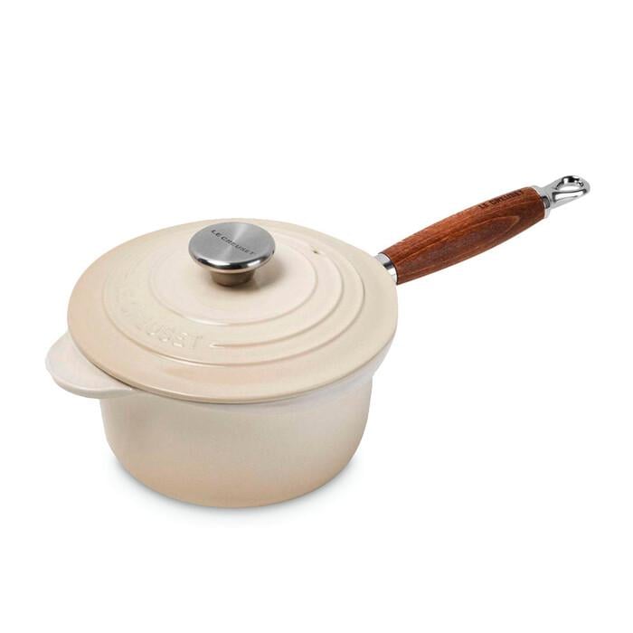 Ковш с крышкой и деревянной ручкой Le Creuset Meringue 1,8 л