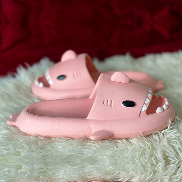 Шлепанцы женские Акула на лето сланцы р. 38-39 Розовый - фото 2