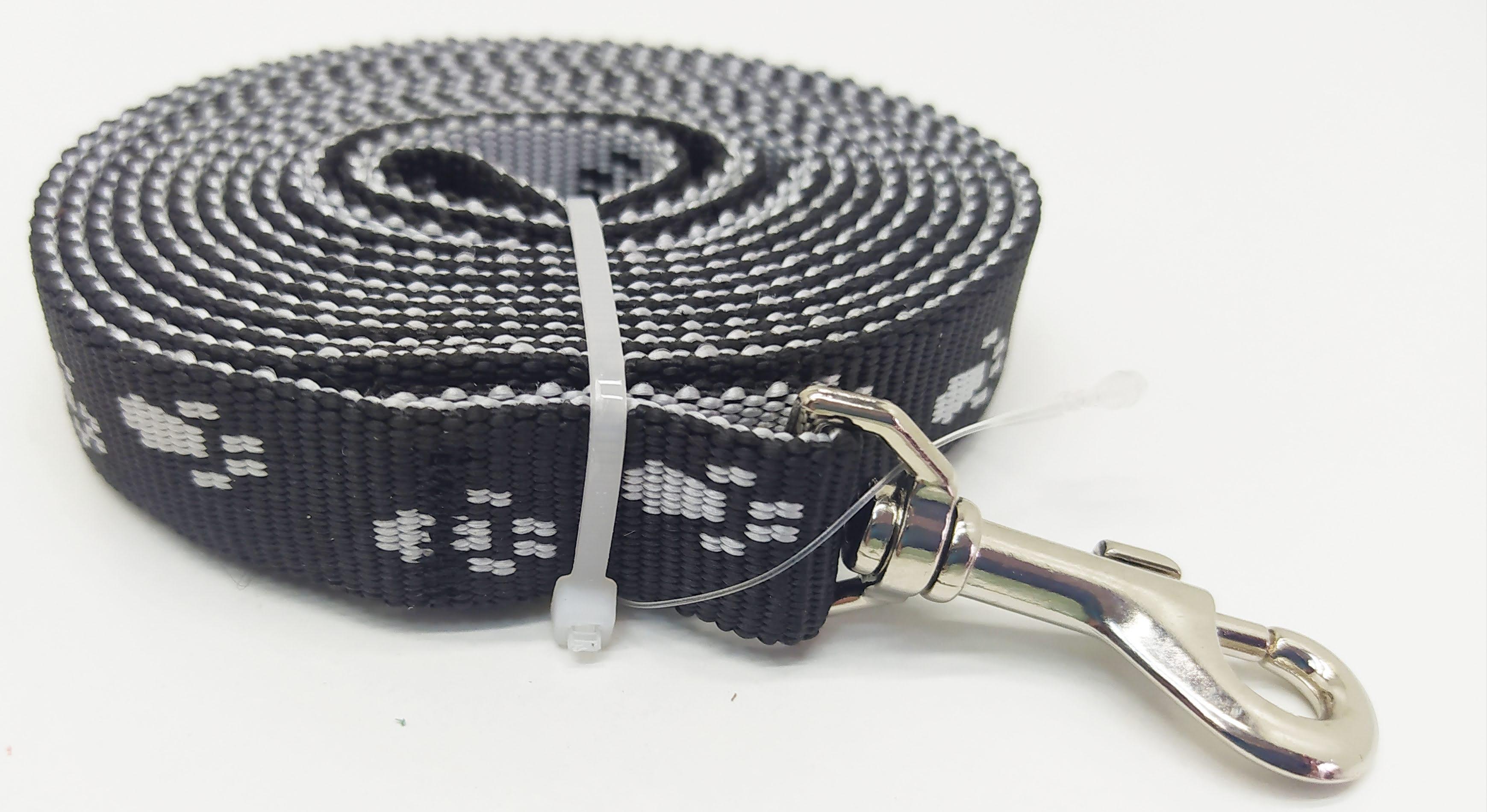 Поводок для собак Лапки 1,6 см/300 см Черный с серым (ф386) - фото 1 Поводок для собак Лапки 1,6 см/300 см Черный с серым (ф386) - фото 1