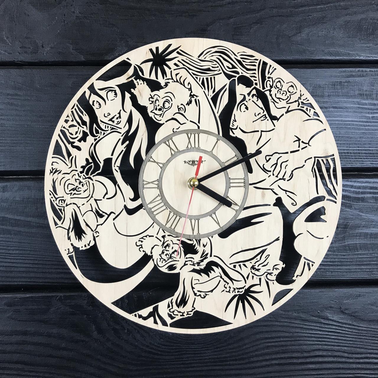 Часы настенные дизайнерские из дерева Тарзан