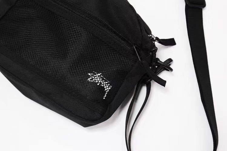 Сумка месенджер через плече Stussy Чорний - фото 2 Сумка месенджер через плече Stussy Чорний - фото 2