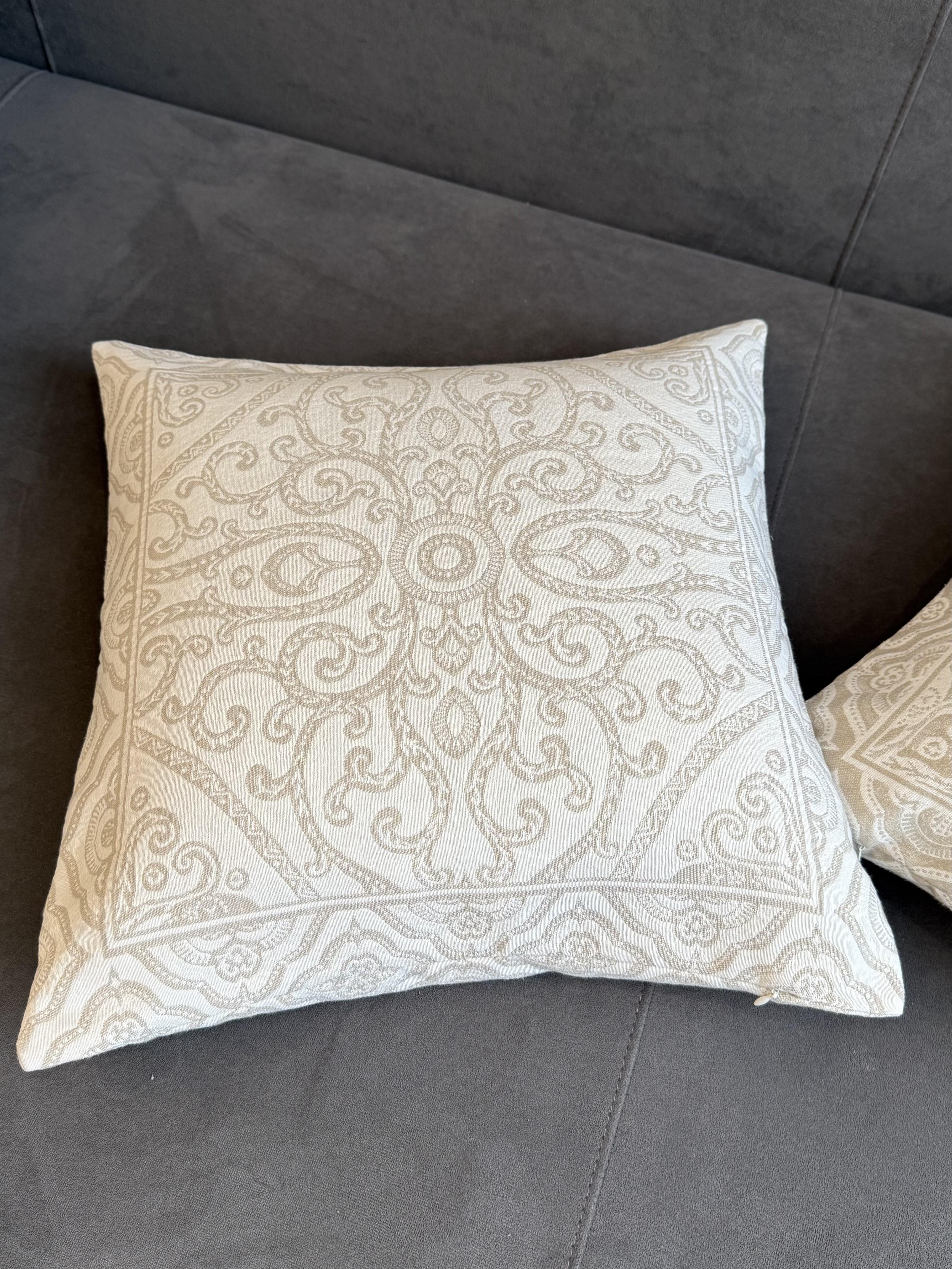 Наволочка гобеленовая MYKONOS двухсторонняя 45х45 см White - фото 2 Наволочка гобеленовая MYKONOS двухсторонняя 45х45 см White - фото 2