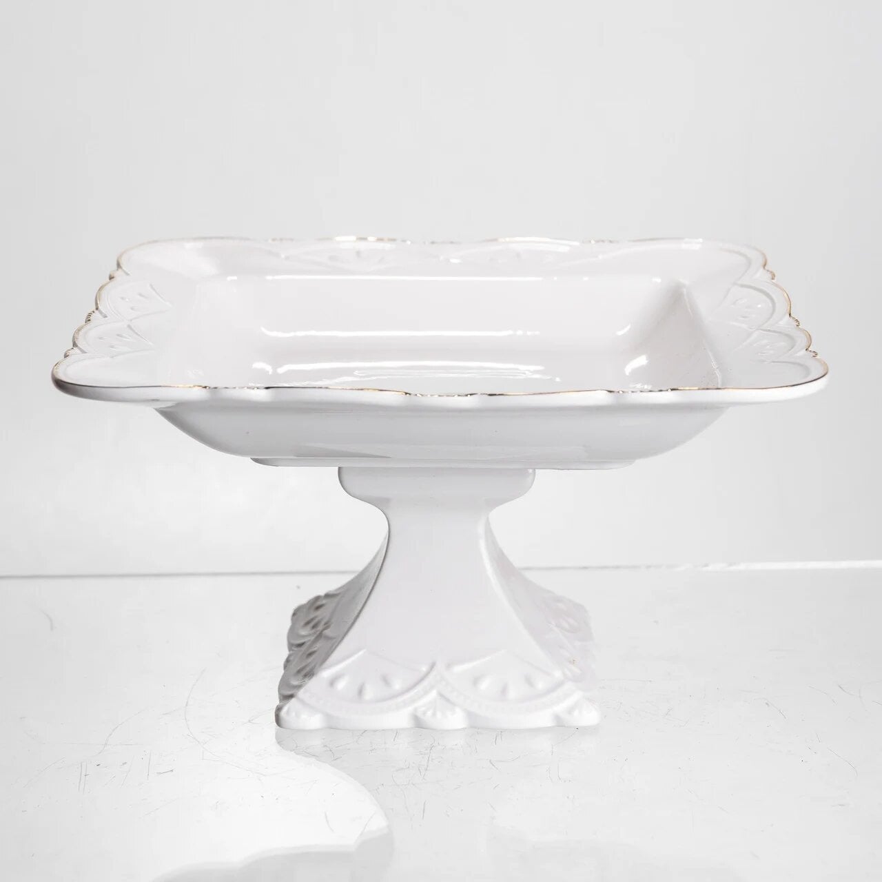 Фруктовница на ножке фарфоровая квадратная YIWU White Square 21,5x21,5 см (120-YH-HG057)