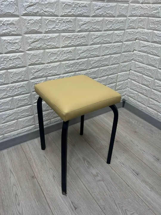 Табурет кухонний Tutty+ 30х30х45 см Бежевий/Чорний (28374532)