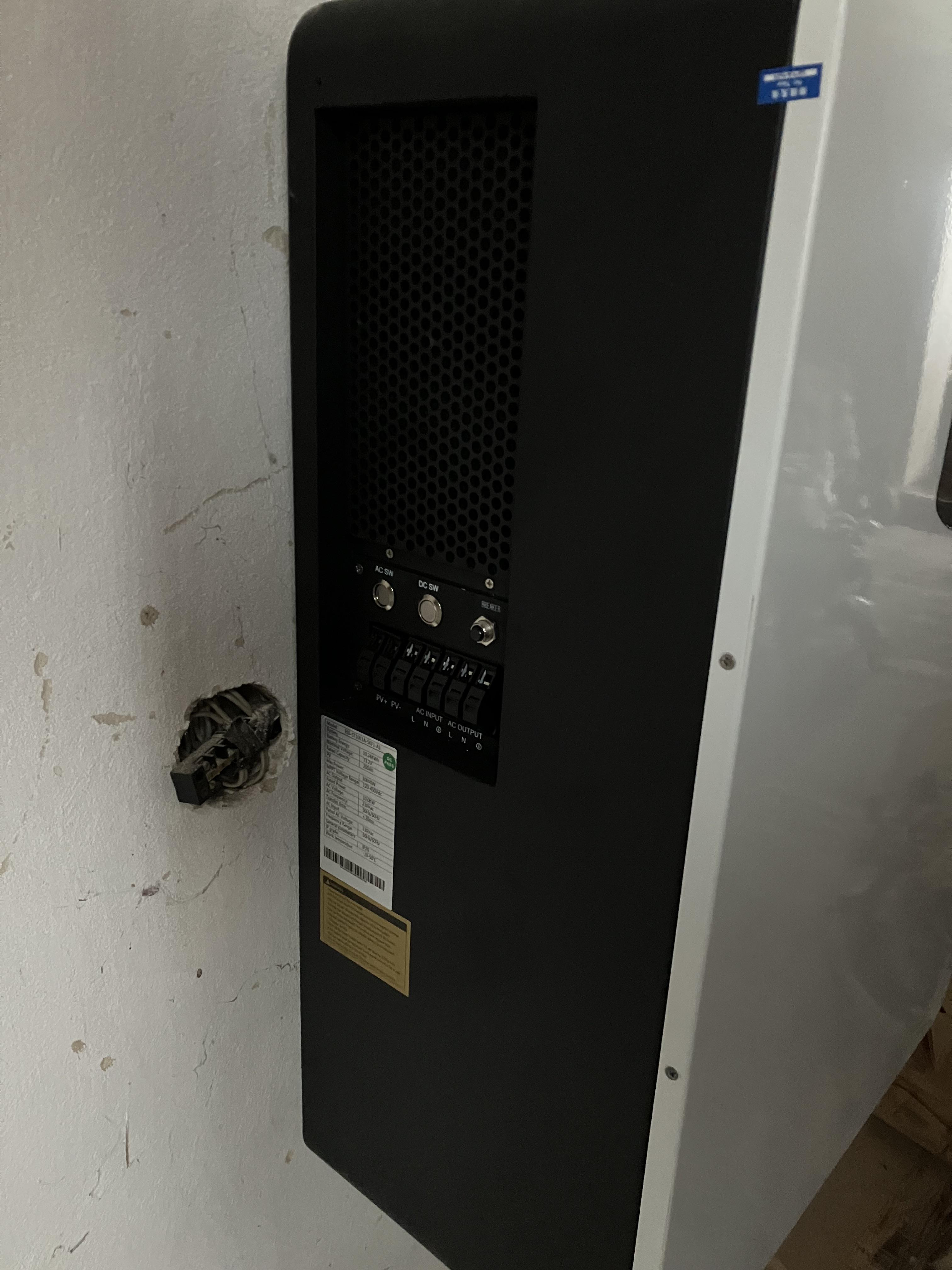 Джерело безперебійного живлення ESS-10K1A-5KF1-A1 LiPO4 10 кВт - фото 2 Джерело безперебійного живлення ESS-10K1A-5KF1-A1 LiPO4 10 кВт - фото 2