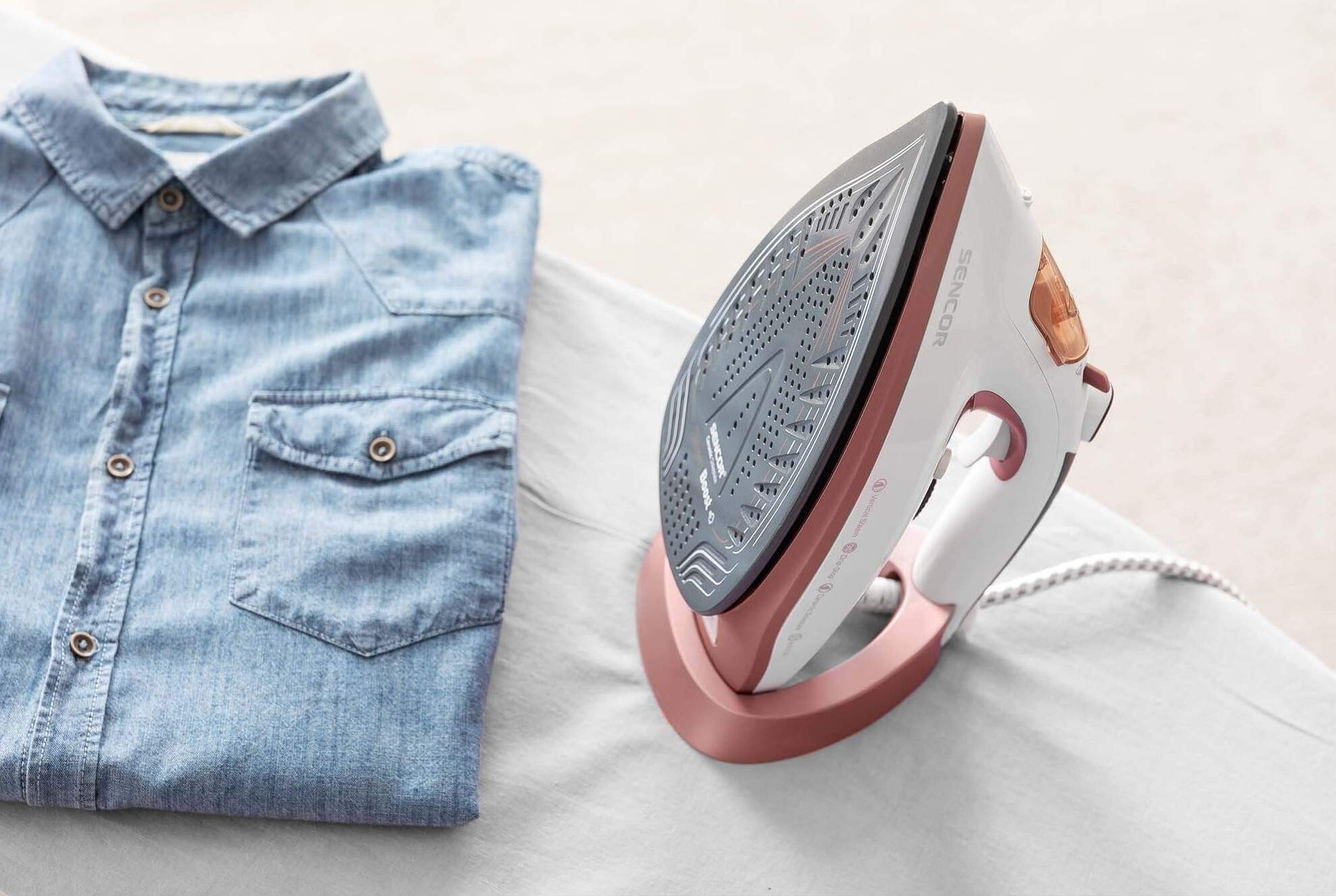 Утюг сетевой паровой Sencor SSI8300RS с керамической подошвой 3200 Вт Белый/Розовый (SSI8300RS) - фото 4