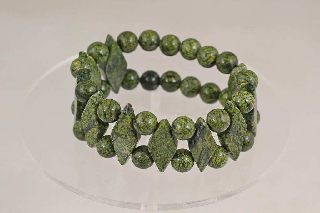 Браслет змійовик широкий на резинці 19 см Зелений (33356538)