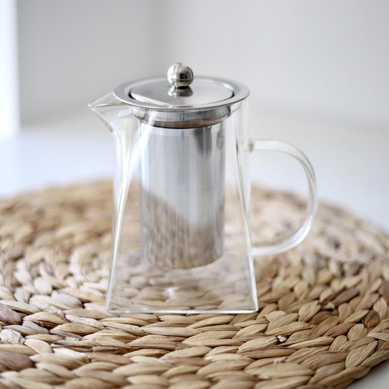 Чайник заварювальний з металевим ситечком квадратний 700 мл (00000010147)