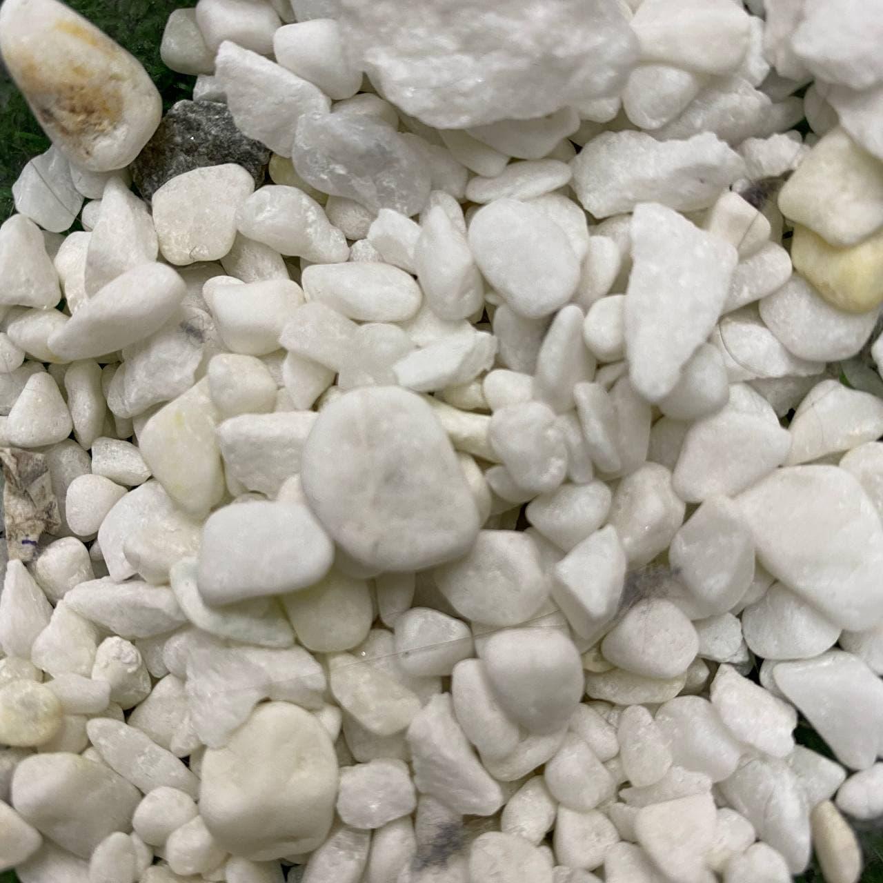 Галька мраморная декоративная Snow white 3-6 мм 100 кг Белый