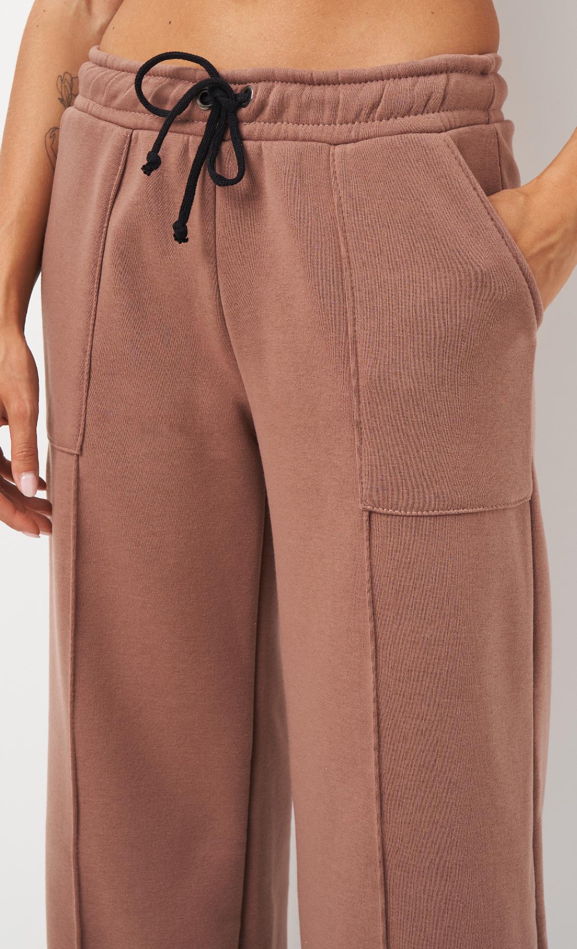 Спортивные штаны женские Элли теплые р. 48 Коричневый (2288073211) - фото 4