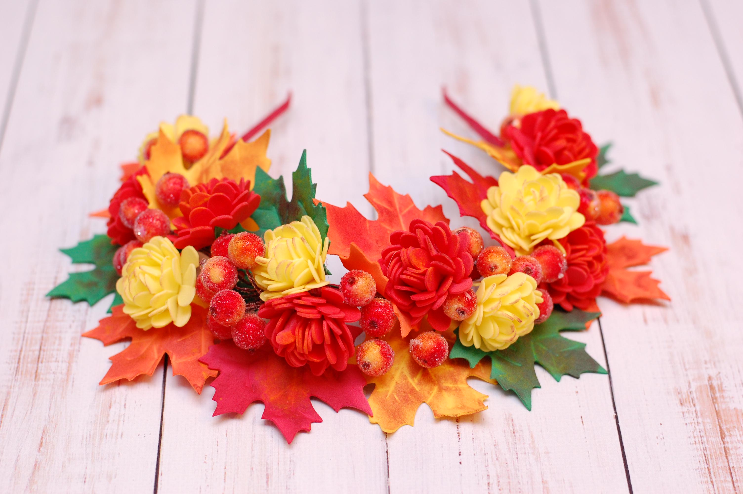 Обруч для волос осенний с листьями/цветами и ягодами (481 Об)