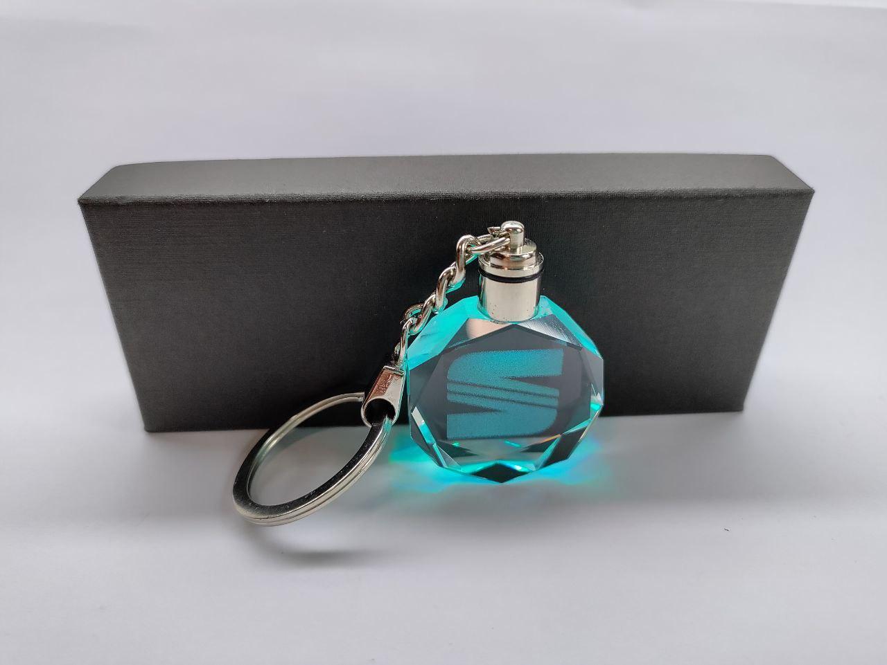 Брелок LED Кристал SEAT (1504470289)