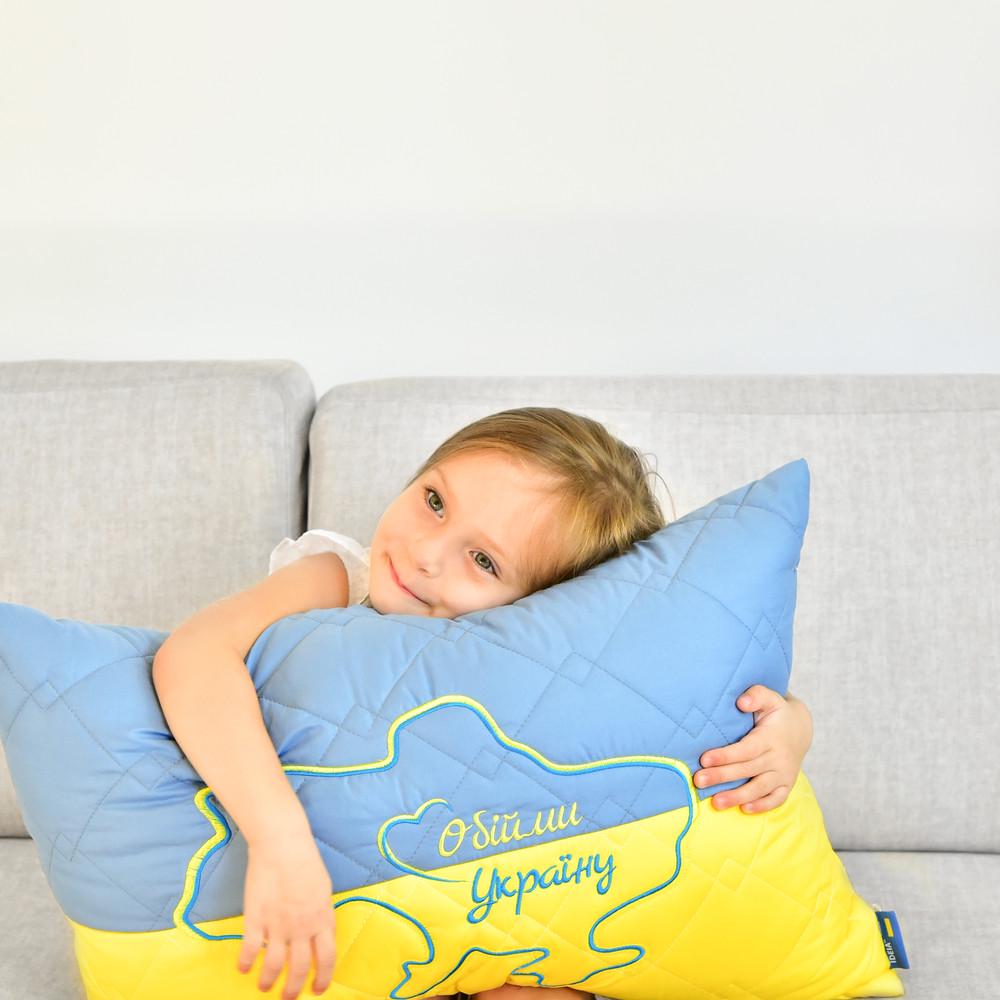 Подушка декоративная IDEIA Обними Украину 45х65 см Желто-голубой (23454) - фото 9 Подушка декоративная IDEIA Обними Украину 45х65 см Желто-голубой (23454) - фото 9