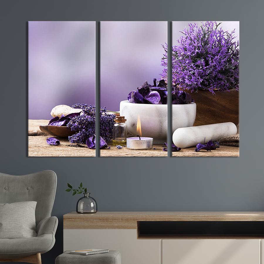 Модульная картина триптих Горящая свеча и фиолетовые цветы на деревянном столе 156x100 см (78-31)